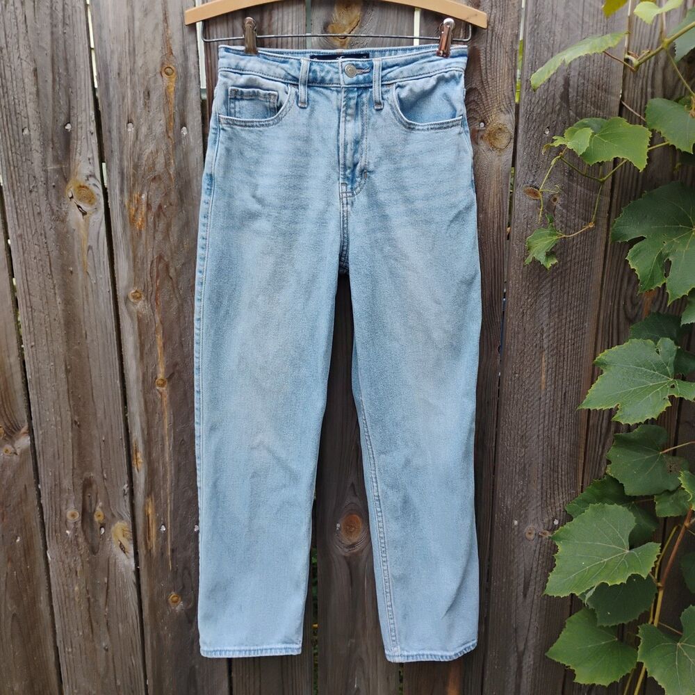 Hollister Ultra High Rise Vintage Straight Jeans Womens 1R W25 L27 Light Wash